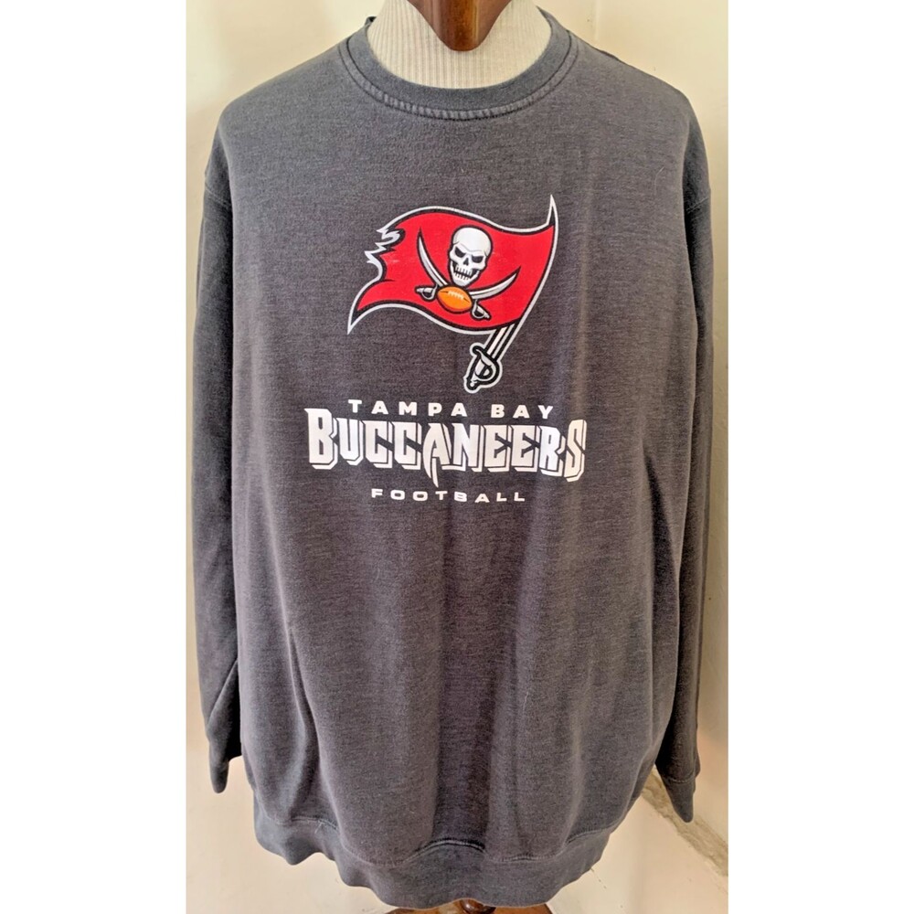 Vintage Majestic Mens XL Tampa Bay Buccaneers Pullover Crewneck Sweatshirt Y2K